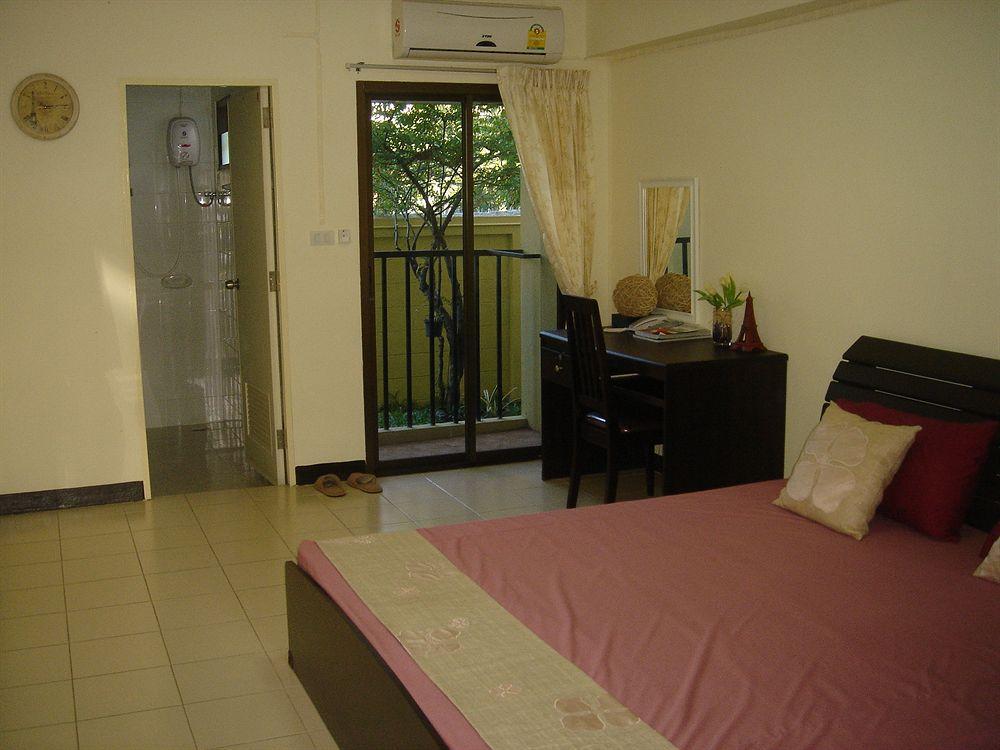 The European Place Bangkok Exterior photo