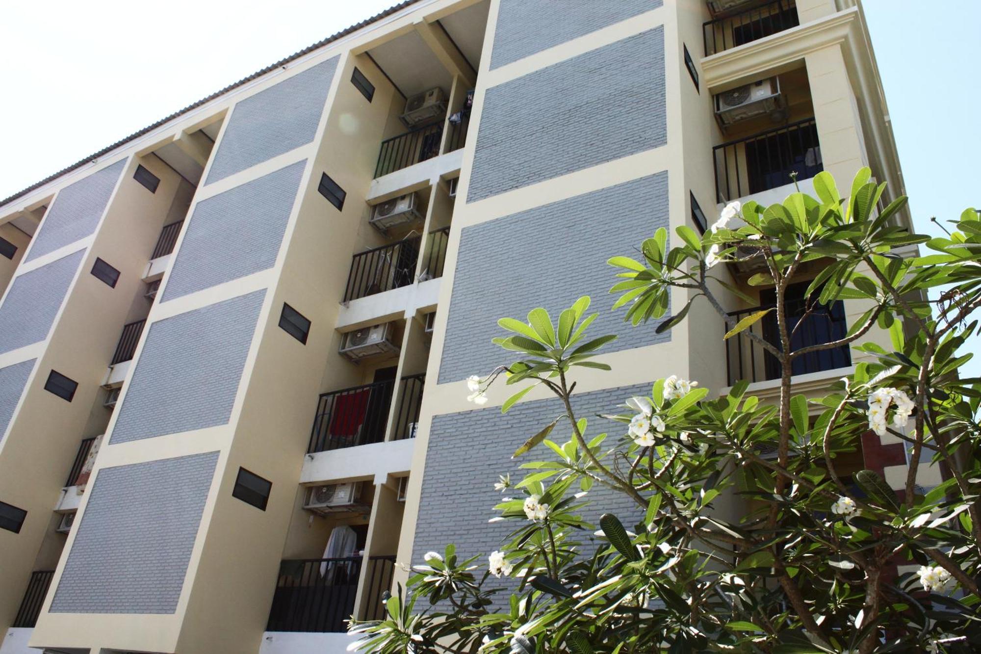 The European Place Bangkok Exterior photo